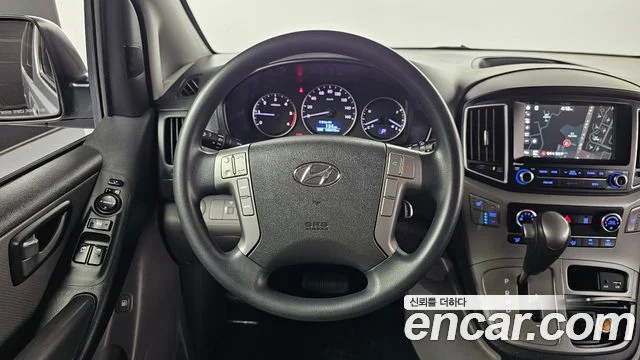 2017 Hyundai Grand Starex