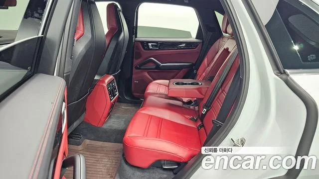 2020 Porsche 카이엔 (PO536)