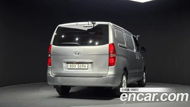 2013 Hyundai Grand Starex