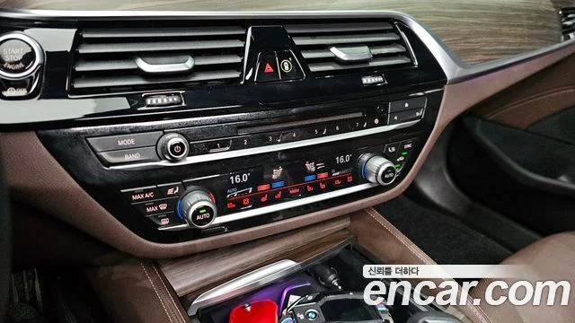 2017 BMW 5 Series (G30)