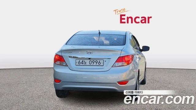 2013 Hyundai 엑센트(신형)