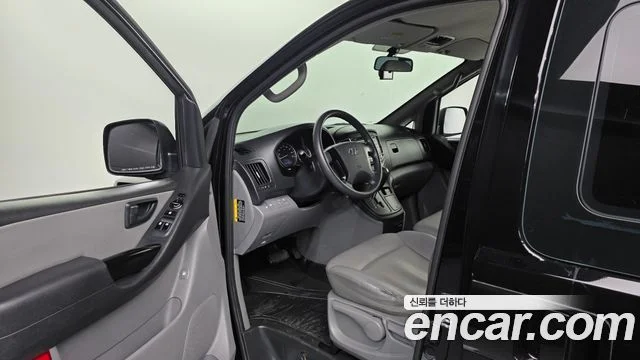 2018 Hyundai Grand Starex (New)