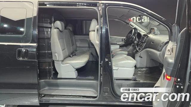 2017 Hyundai Grand Starex