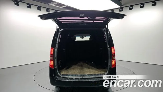 2016 Hyundai Grand Starex