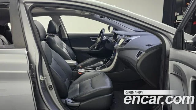 2013 Hyundai Avante (New)