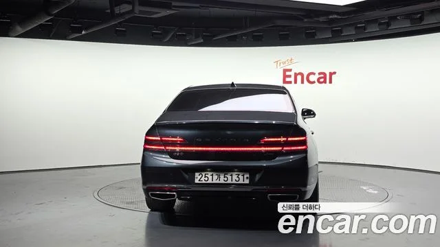 2020 Genesis G90