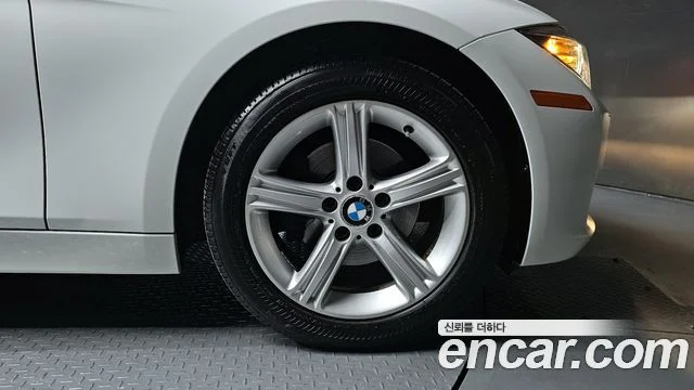 2013 BMW 3 Series (F30)