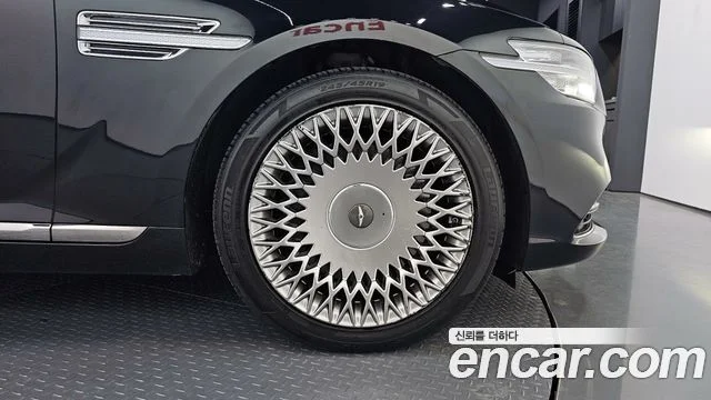 2019 Genesis G90