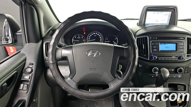 2017 Hyundai Grand Starex