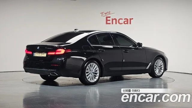 2021 BMW 5 Series (G30)