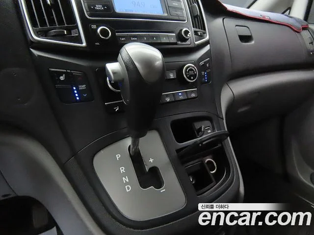 2016 Hyundai Grand Starex