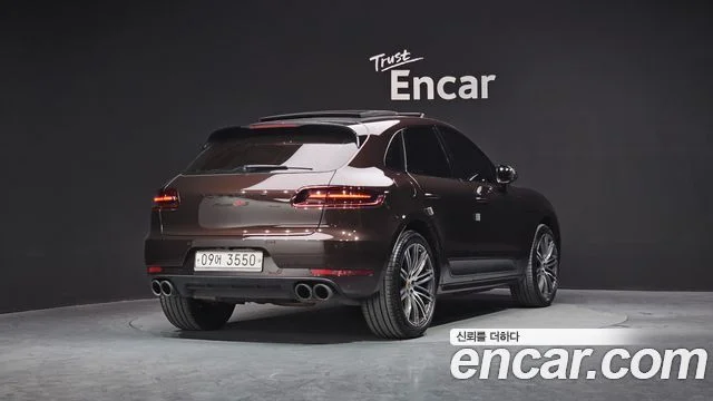 2017 Porsche 마칸
