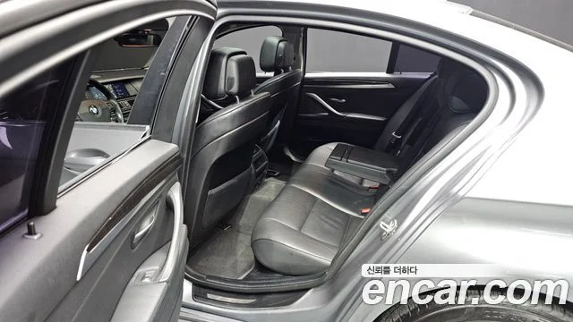 2011 BMW 5 Series (F10)