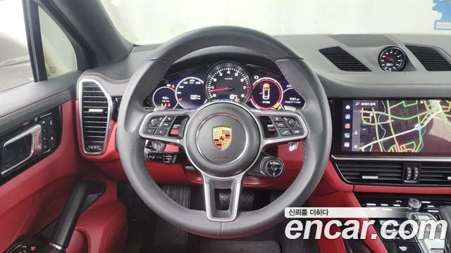 2022 Porsche 카이엔 (PO536)