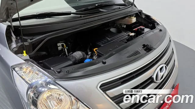 2016 Hyundai Grand Starex