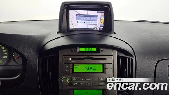 2012 Hyundai Grand Starex