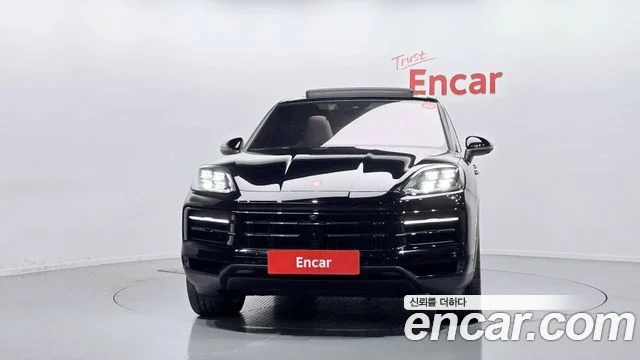 2024 Porsche 카이엔 (PO536)