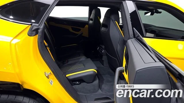 2025 Lamborghini 우루스