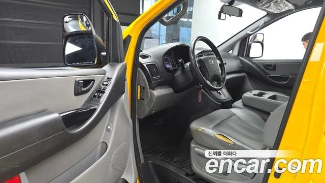 2018 Hyundai Grand Starex (New)