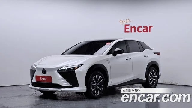 2023 Lexus RZ450e