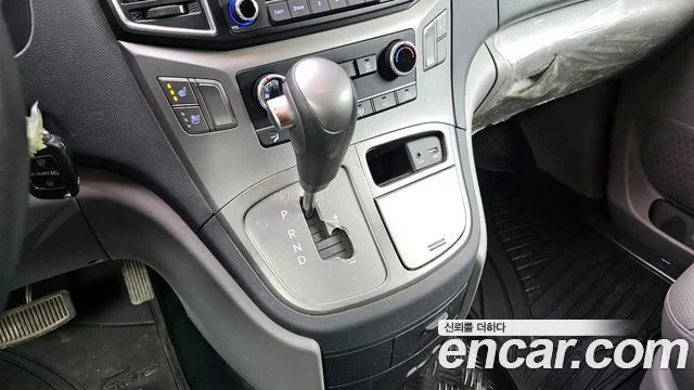 2016 Hyundai Grand Starex