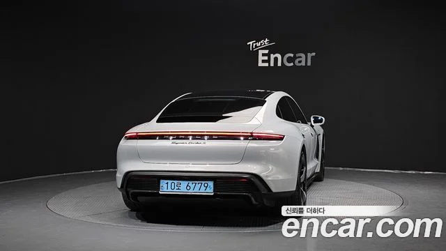 2021 Porsche 타이칸