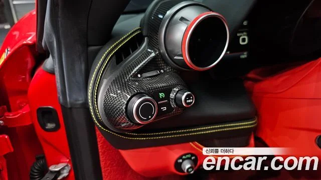 2020 Ferrari F8 트리뷰토