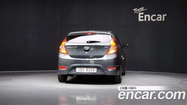 2011 Hyundai 엑센트(신형)