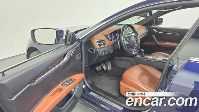 2014 Maserati 기블리