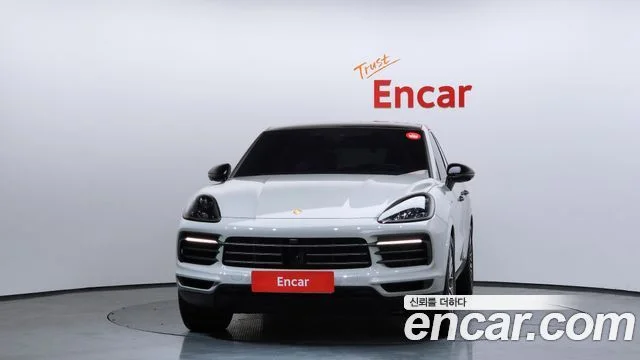 2022 Porsche 카이엔 (PO536)
