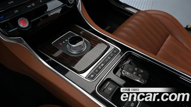 2016 Jaguar XF (X260)