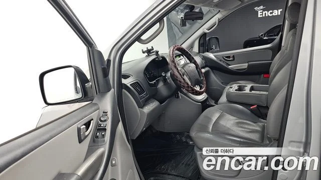 2013 Hyundai Grand Starex