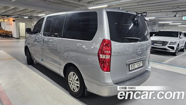 2017 Hyundai Grand Starex