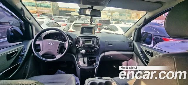 2017 Hyundai Grand Starex