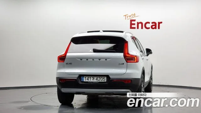 2021 Volvo XC40