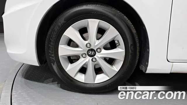 2015 Hyundai 엑센트(신형)