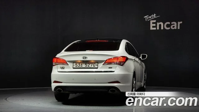 2013 Hyundai i40 살룬