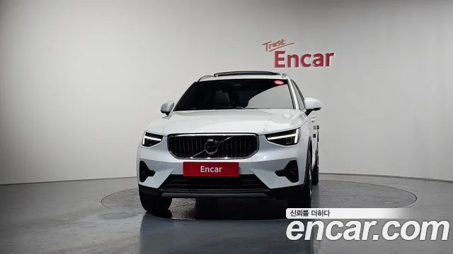 2024 Volvo XC40