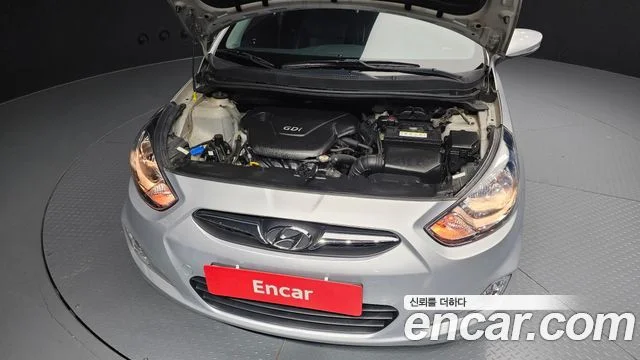 2012 Hyundai 엑센트(신형)