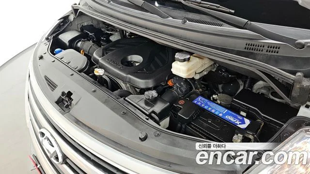 2017 Hyundai Grand Starex