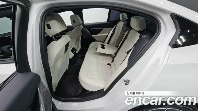 2024 BMW 5 Series (G60)