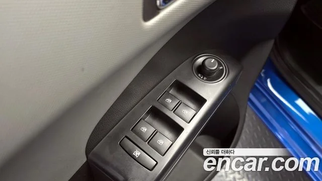 2013 Chevrolet 아베오 해치백