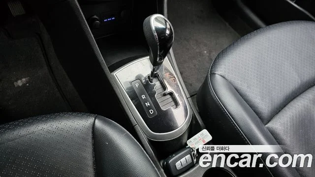 2012 Hyundai 엑센트(신형)