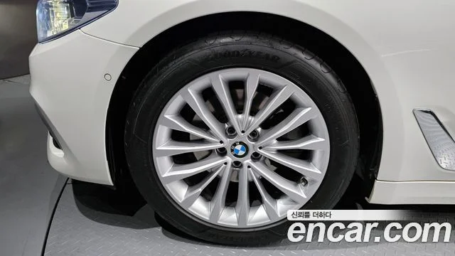 2020 BMW 5 Series (G30)