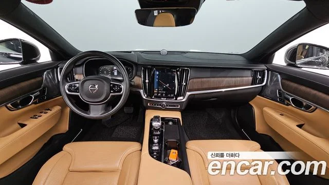 2021 Volvo S90