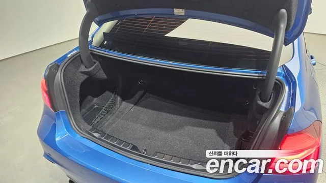 2018 BMW 3 Series (F30)