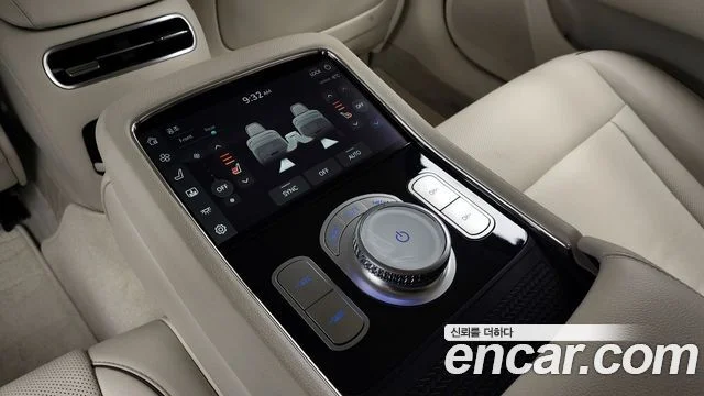 2022 Genesis G90 (RS4)