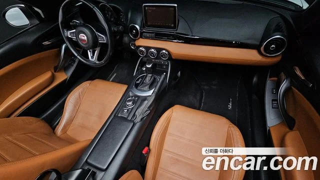 2017 Fiat 124 스파이더