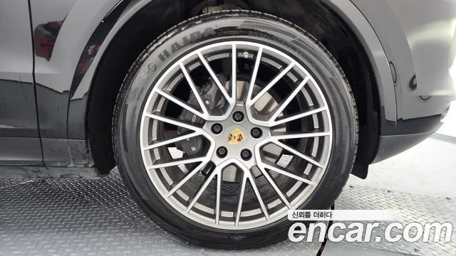 2022 Porsche 카이엔 (PO536)