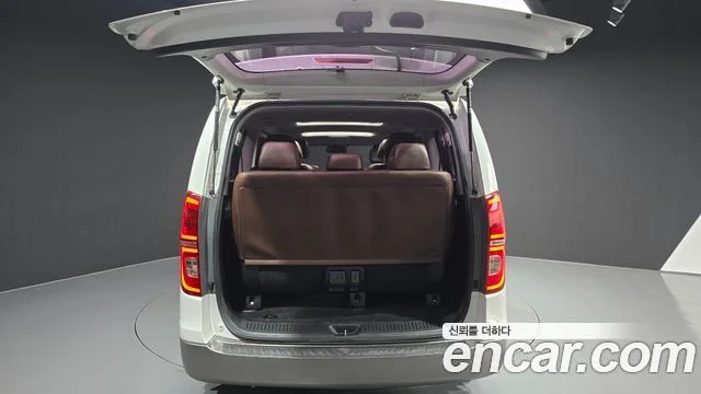 2020 Hyundai Grand Starex (New)